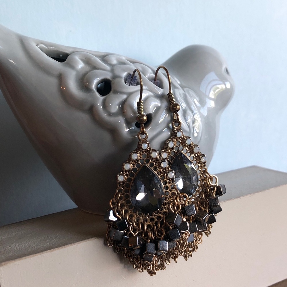 🌺 3/$12 Charming Charlie Chandelier Earrings